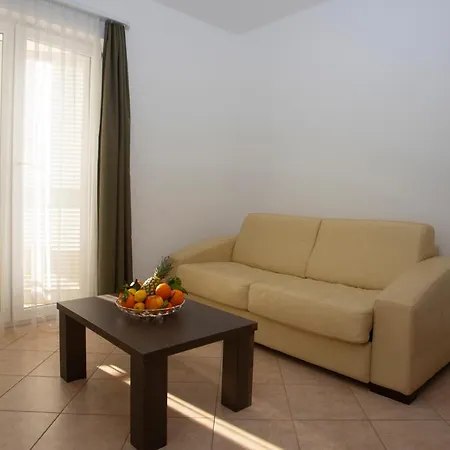 Apartment Domo Makarska Exterior photo
