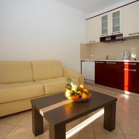 Apartment Domo Makarska Exterior photo