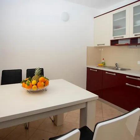 Apartment Domo Makarska Exterior photo