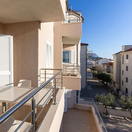 Apartment Domo Makarska Exterior photo
