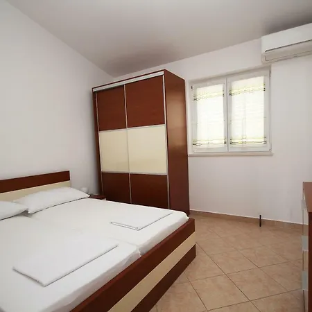 Apartment Domo Makarska Exterior photo