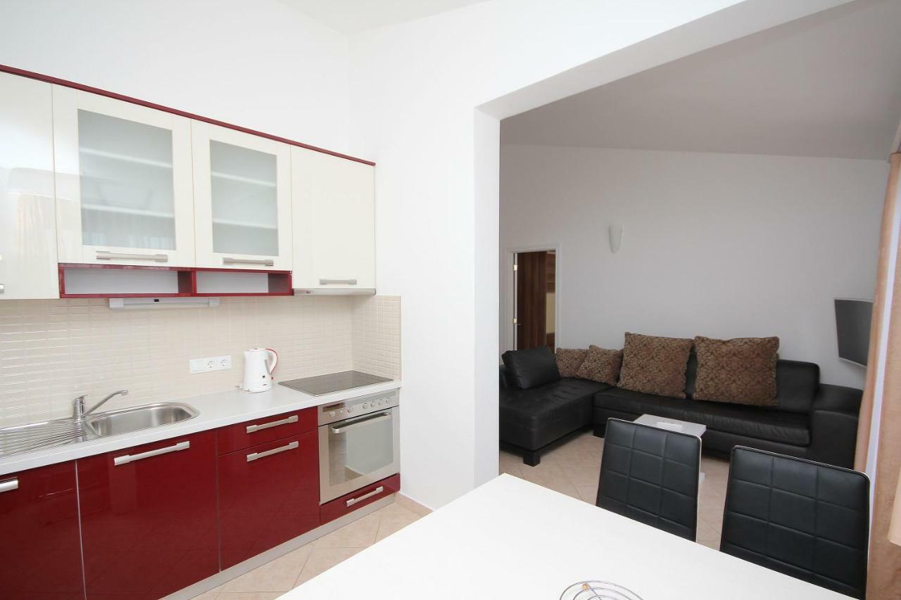 Domo Apartment *